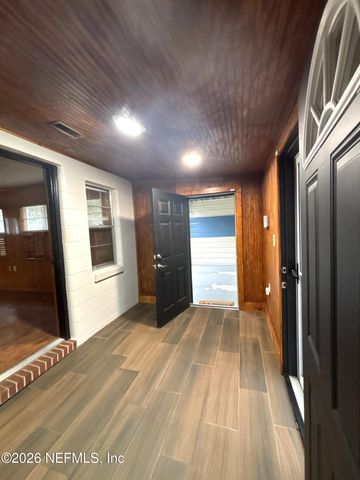 725 MYRTLE Avenue, Green Cove Springs, FL 32043