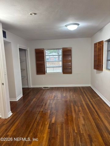 725 MYRTLE Avenue, Green Cove Springs, FL 32043