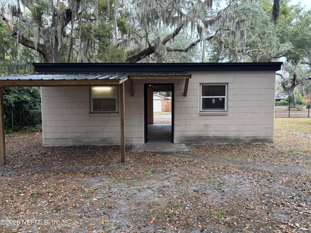 725 MYRTLE Avenue, Green Cove Springs, FL 32043