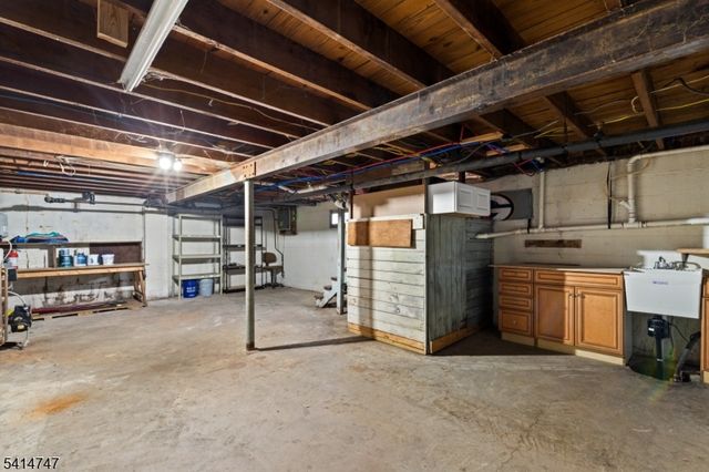 19 Adams St, Belvidere Twp., NJ 07823