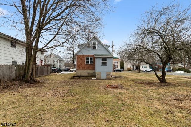 19 Adams St, Belvidere Twp., NJ 07823