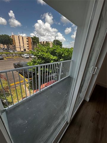 1255 W 49th Place E205, Hialeah, FL 33012