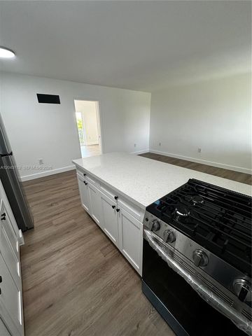 1255 W 49th Place E205, Hialeah, FL 33012
