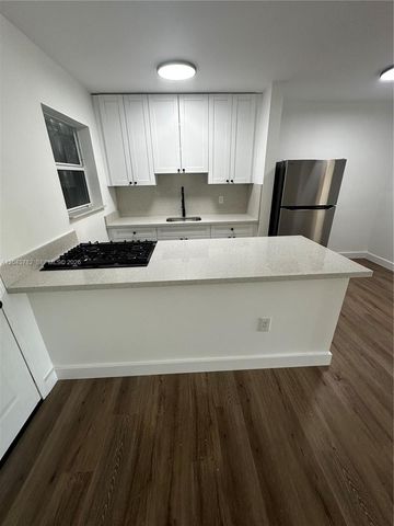 1255 W 49th Place E205, Hialeah, FL 33012