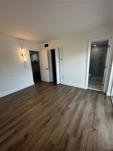 1255 W 49th Place E205, Hialeah, FL 33012