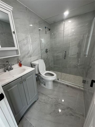 1255 W 49th Place E205, Hialeah, FL 33012