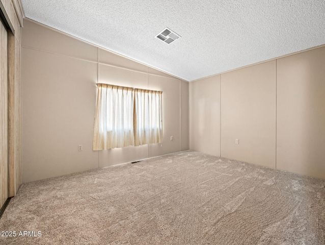 18278 S Henley Avenue, Peeples Valley, AZ 86332