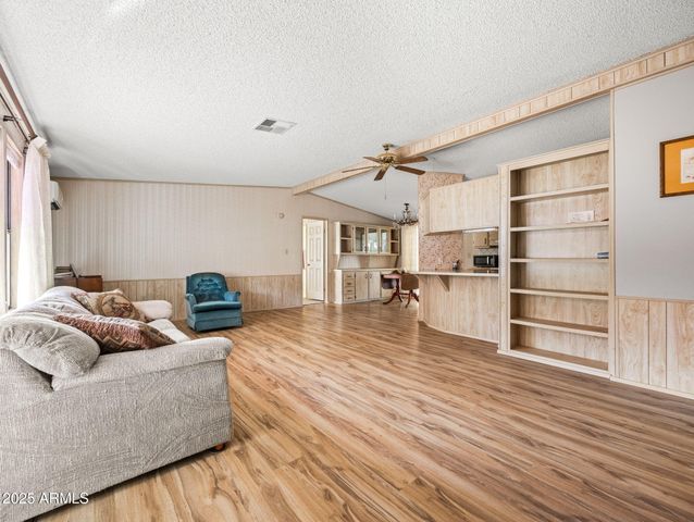 18278 S Henley Avenue, Peeples Valley, AZ 86332