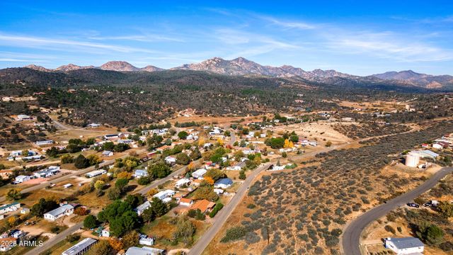 18278 S Henley Avenue, Peeples Valley, AZ 86332