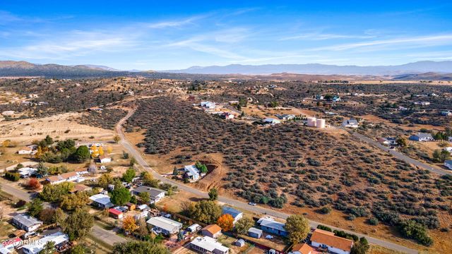 18278 S Henley Avenue, Peeples Valley, AZ 86332