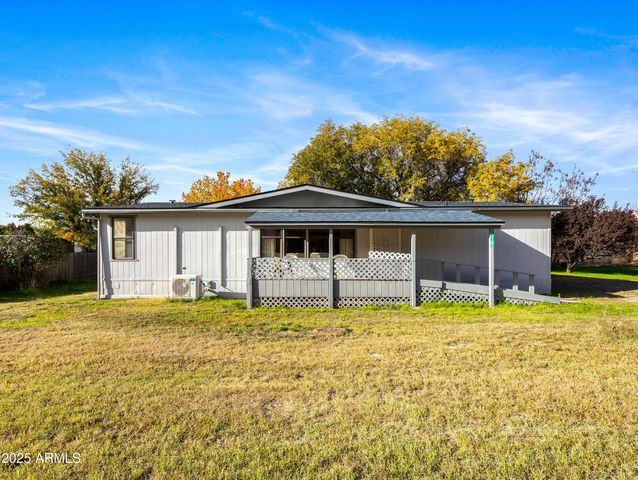 18278 S Henley Avenue, Peeples Valley, AZ 86332