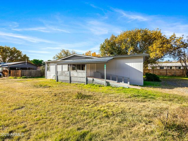 18278 S Henley Avenue, Peeples Valley, AZ 86332