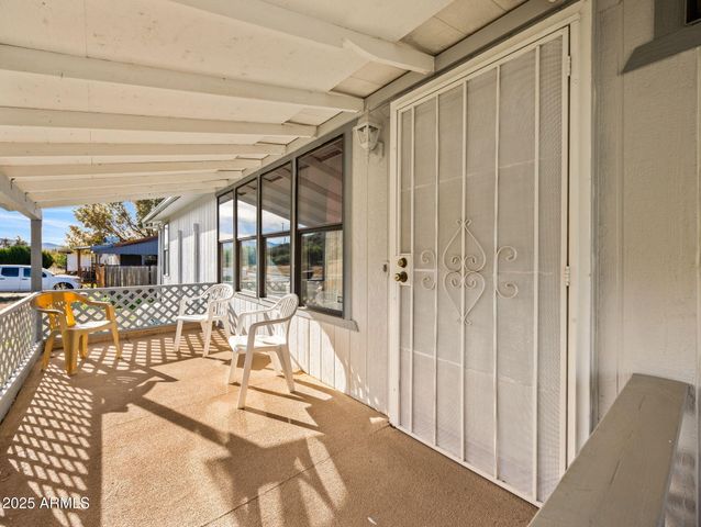 18278 S Henley Avenue, Peeples Valley, AZ 86332