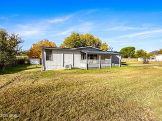 18278 S Henley Avenue, Peeples Valley, AZ 86332