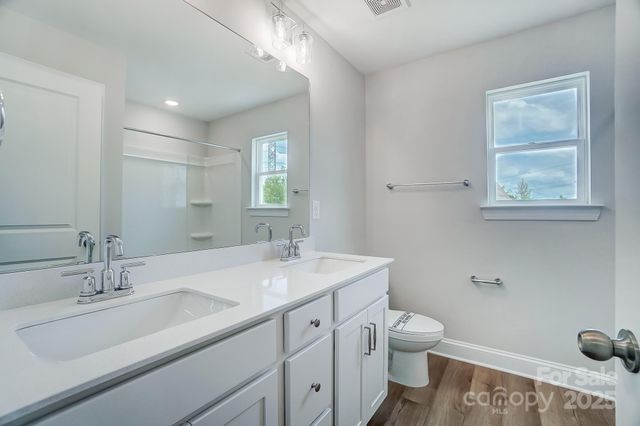 1770 Wardwell Drive, Sherrills Ford, NC 28673