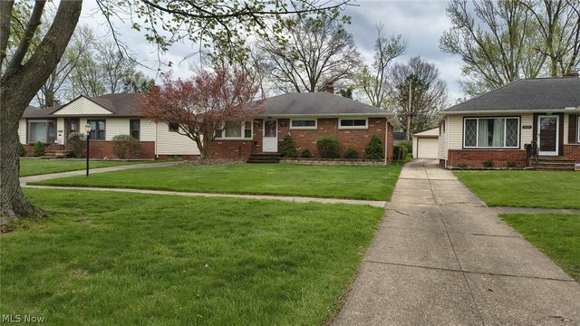 11531 Barrington Boulevard, Parma Heights, OH 44130