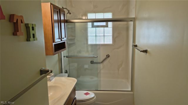 11531 Barrington Boulevard, Parma Heights, OH 44130