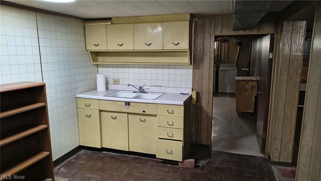 11531 Barrington Boulevard, Parma Heights, OH 44130