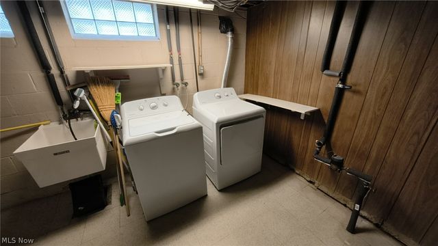 11531 Barrington Boulevard, Parma Heights, OH 44130