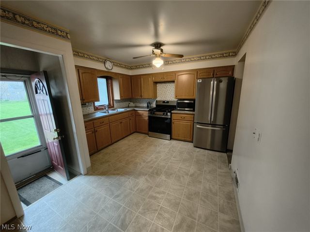 11531 Barrington Boulevard, Parma Heights, OH 44130