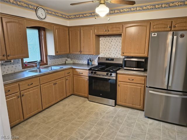 11531 Barrington Boulevard, Parma Heights, OH 44130