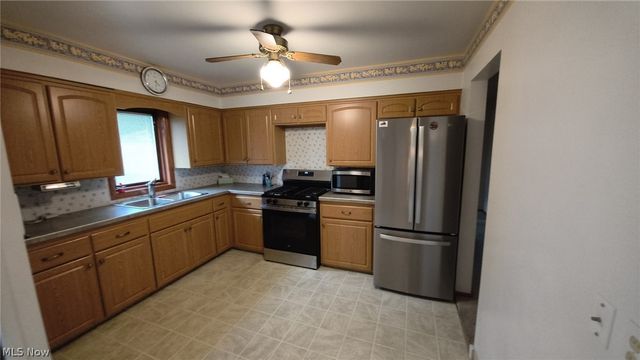 11531 Barrington Boulevard, Parma Heights, OH 44130