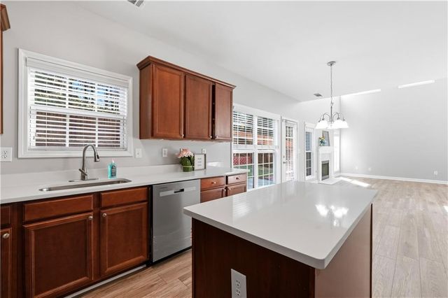 568 Austin Creek Drive, Buford, GA 30518