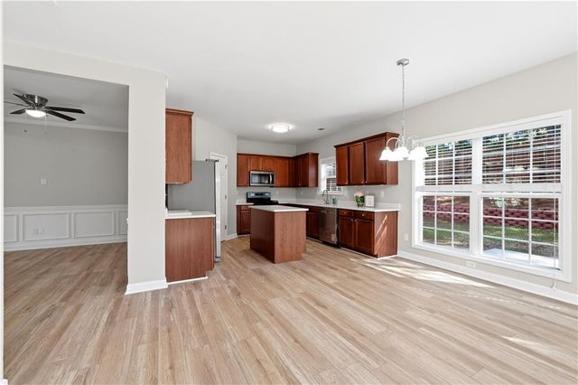 568 Austin Creek Drive, Buford, GA 30518