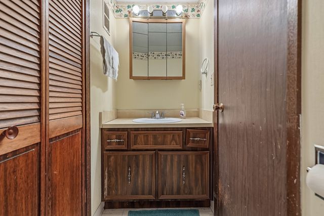 313 5th Street, Colona, IL 61241