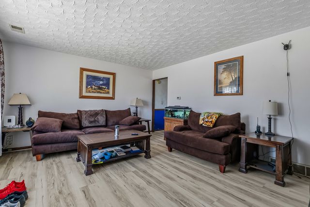 313 5th Street, Colona, IL 61241