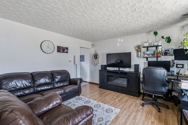 313 5th Street, Colona, IL 61241