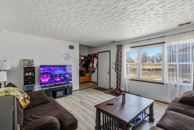 313 5th Street, Colona, IL 61241