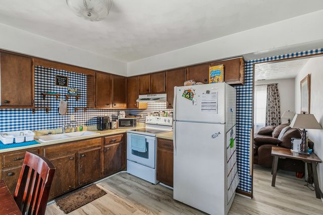 313 5th Street, Colona, IL 61241