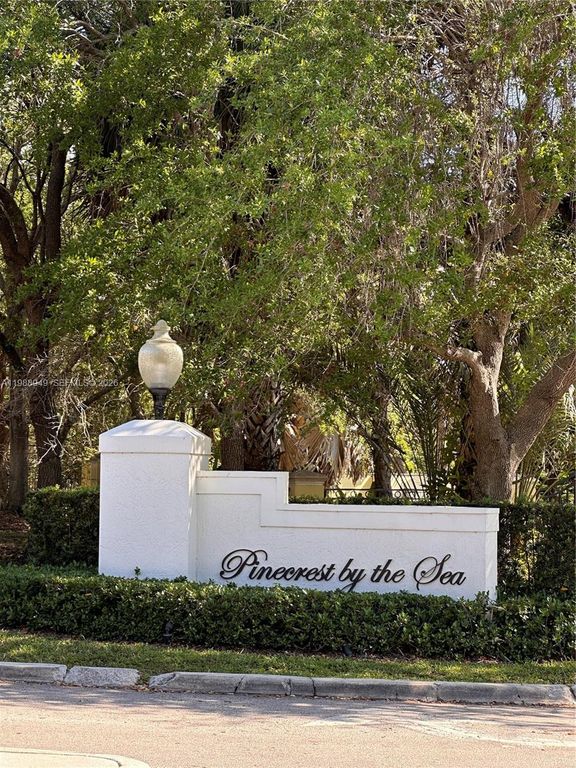 13351 SW 57th Ct, Pinecrest, FL 33156