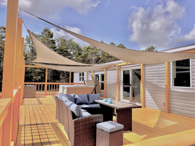 61 Kings Court, Defuniak Springs, FL 32433