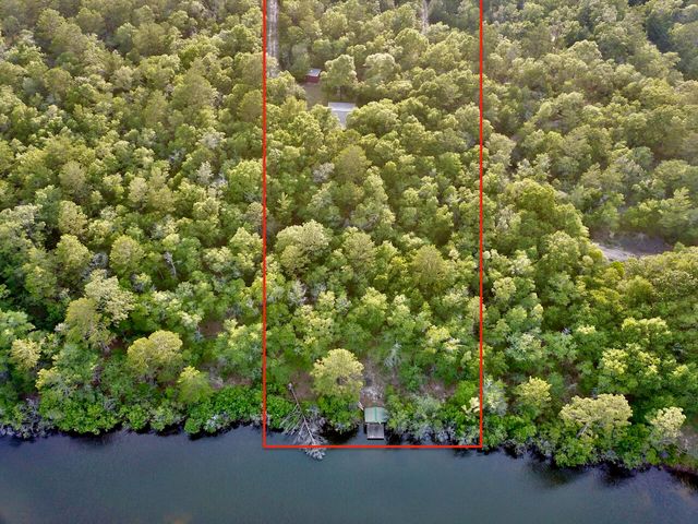61 Kings Court, Defuniak Springs, FL 32433