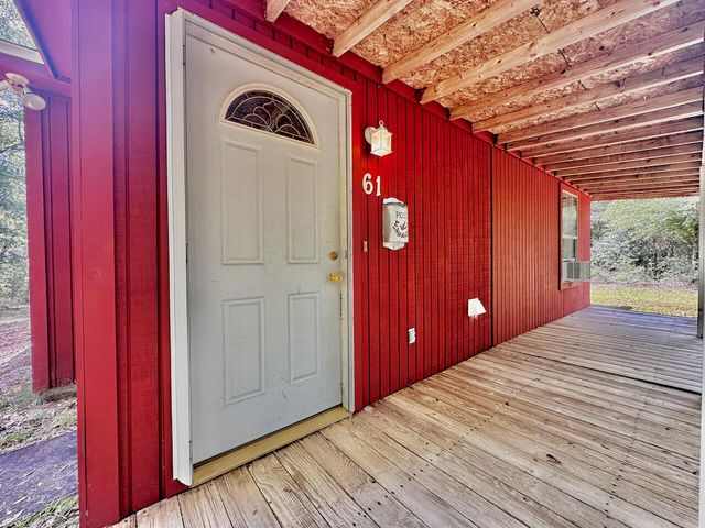 61 Kings Court, Defuniak Springs, FL 32433