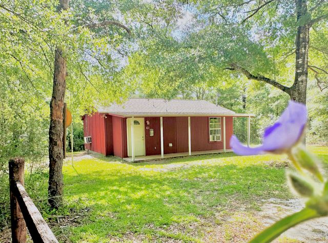 61 Kings Court, Defuniak Springs, FL 32433