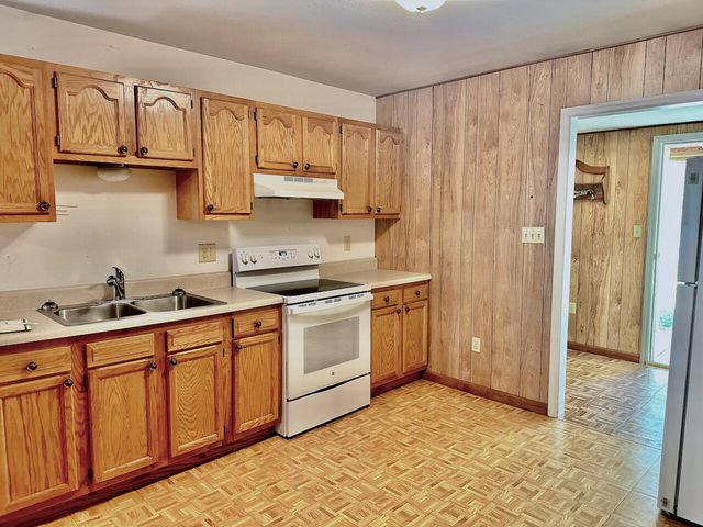 61 Kings Court, Defuniak Springs, FL 32433