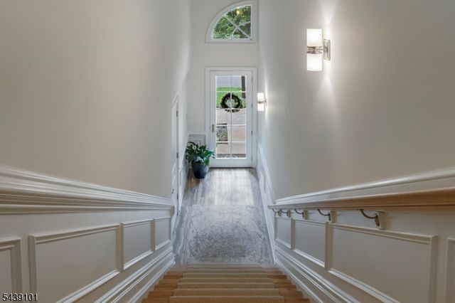 10 Schmidt Cir, Watchung Boro, NJ 07069