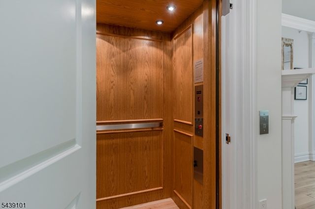 10 Schmidt Cir, Watchung Boro, NJ 07069