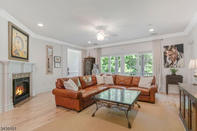 10 Schmidt Cir, Watchung Boro, NJ 07069