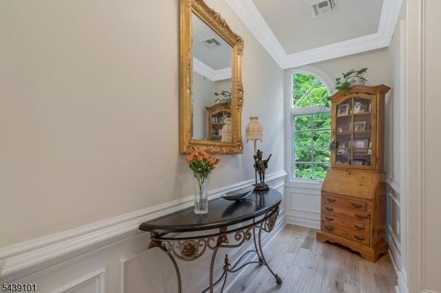 10 Schmidt Cir, Watchung Boro, NJ 07069