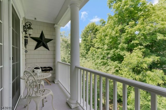 10 Schmidt Cir, Watchung Boro, NJ 07069