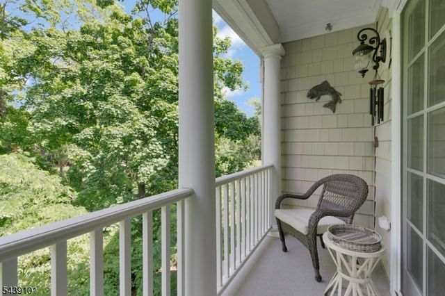 10 Schmidt Cir, Watchung Boro, NJ 07069