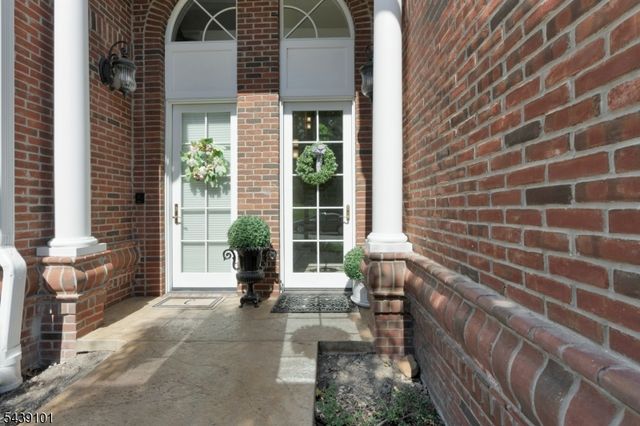10 Schmidt Cir, Watchung Boro, NJ 07069