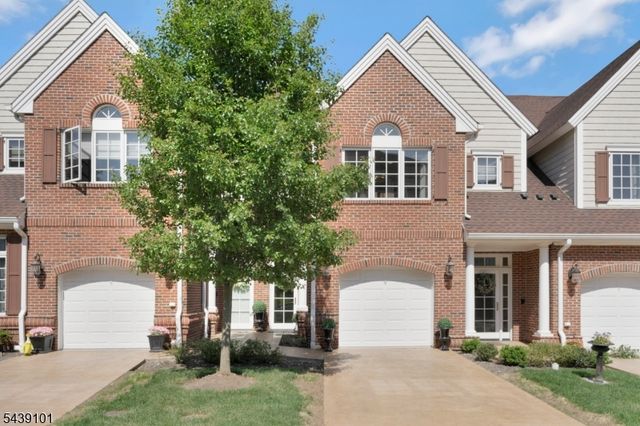 10 Schmidt Cir, Watchung Boro, NJ 07069