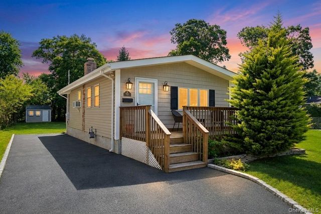 65 Hawthorne Avenue, West Babylon, NY 11704
