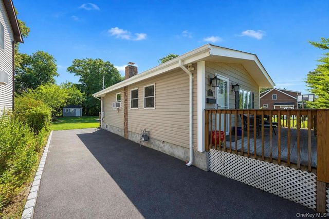 65 Hawthorne Avenue, West Babylon, NY 11704