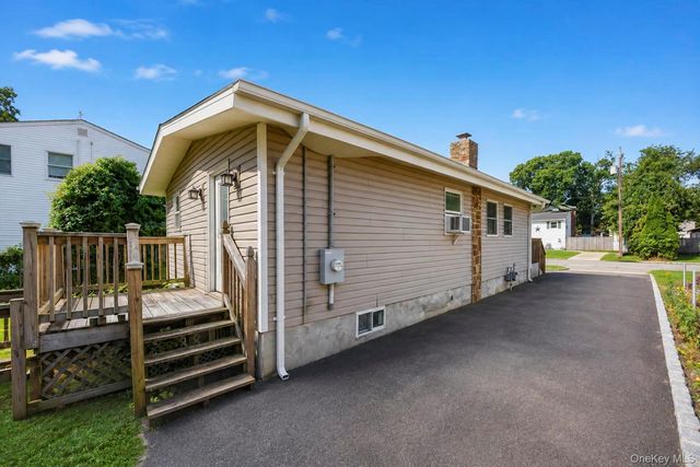 65 Hawthorne Avenue, West Babylon, NY 11704
